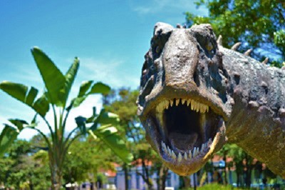 dinosaurs-1104279_1920-resized