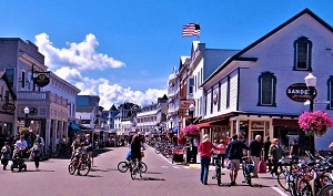 Downtown Mackinac Island, Public Domain, Pixabay
