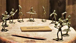 Bamum Cast Brass Figures, Milwaukee Public Museum, Photo by cjverb (2017)