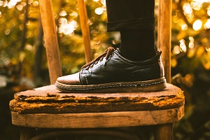 Foot on Chair, Photo by Pexels, Pixabay