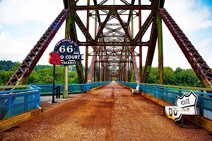 Chain of Rocks Bridge, Photo courtesy of Pixabay-300px