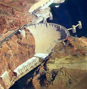 Hoover Dam, Photo by Snakefisch, Wikimedia Commons-300px
