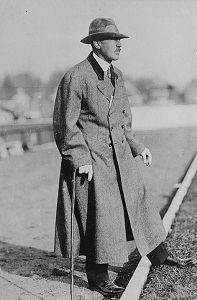 Walter Camp, Photo by Bain News Service, Wikimedia Commons-300px
