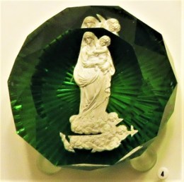Clichy Sulphide Paperweight (c1850), FIA, Photo by cjverb (2018)-300px