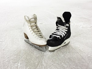 Figure & Hockey Skates, Photo by Amanda Cullingford, Pixabay