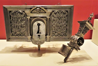 French Steel Door &amp; Key (c1675-1700), Art Institute of Chicago, Photo by cjverb (2019)-400px