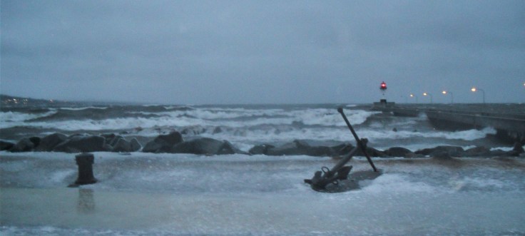 Lake Superior, Photo by Chelsey Baldock, Wikimedia Commons-cropped