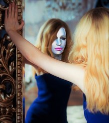 Woman in Mirror, Photo by S. Hermann &amp; F. Richter, Pixabay-400px