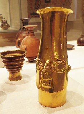 Gold Inca Beaker (c1475-1525 CE), Art Institute of Chicago
Photo by cjverb (2019)