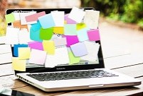 Post It Laptop on Table by Gerd Altmann, Pixabay-200px